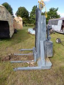 lot 43 image: Crown Electric Forklift