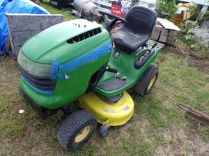 lot 74 image: John Deere Lawn Mower