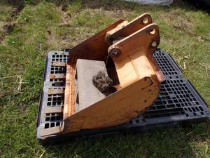 lot 84 image: Machine Bucket