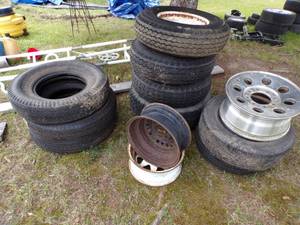 lot 97 image: Rim with Tires