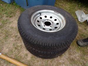 lot 136 image: Rim with Tire