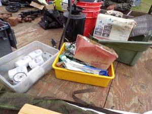 lot 165 image: Cement tools, Sprayer, Gray Tote