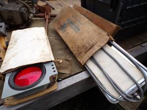 lot 168 image: Pair Truck Mirrors, Truck light
