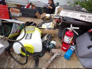 lot 170 image: BIG Lot- Shovel, Wheelchair, 2 sprayer, come along
