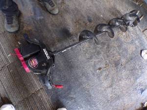 lot 178 image: 12V ice Auger
