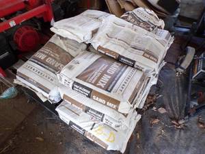 lot 186 image: Pallet of Sand Concert Mix