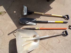 lot 202 image: Corn Shovel, Rebar Bender,Shingle Remover