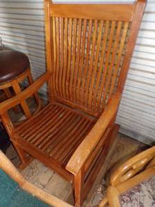 lot 219 image: Wooden Rocking Chair