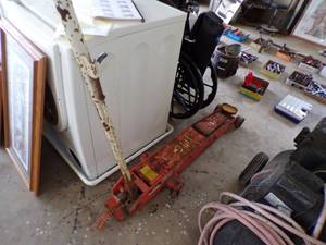 lot 236 image: BIG Floor Jack