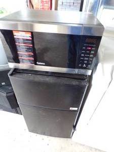lot 244 image: Mini Fridge with Freezer and Microwave