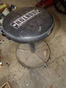 lot 265 image: Sit Down Rolling Stool