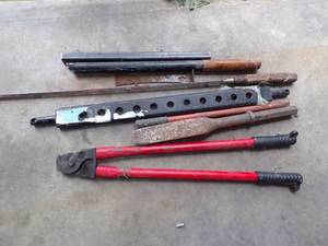 lot 269 image: Misc Tool- Cable Cutter, 3 point Hitch Bar