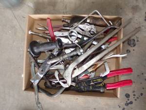 lot 274 image: Box of Misc Tools