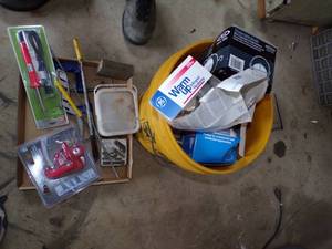 lot 279 image: Misc Tools, Ball Lock, Clamps, Light Bulbs