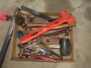 lot 280 image: Box of Misc Tools