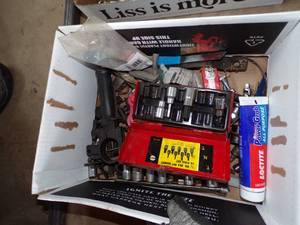 lot 284 image: Box of Misc Small Tools