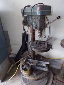 lot 295 image: Fleetwood 5 speed 12 hp Drill press with Vise