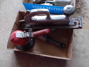 lot 355 image: 3 Pneumatic air tools