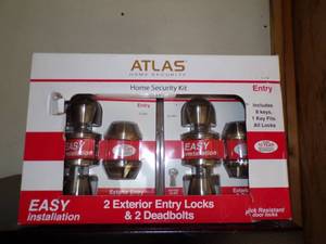 lot 381 image: Set of 2 locks with Deadbolts in Box
