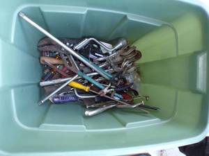 lot 426 image: Green Tote Misc Tools
