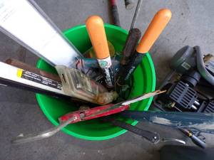 lot 429 image: Green Bucket- misc. tool