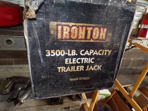 lot 452 image: 3500# Electric Trailer Jack in Box