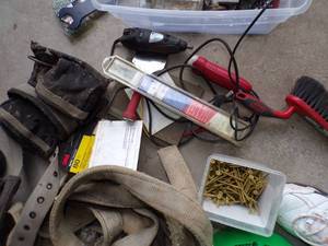 lot 477 image: Box of Chainsaw Chain Sharpening Stuff