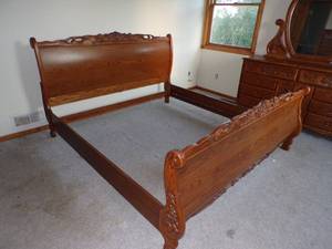 lot 513 image: Bedroom Set