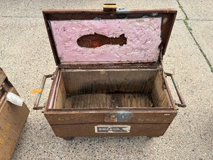 lot 35 image: Knaack gang box  chest job site storage L 36 x H 24 x D 18