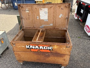 lot 50 image: Knaack box  chest job site storage with tool tray L 48 x H 33 x D 24