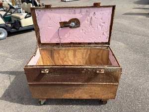 lot 55 image: Knaack job site storage box  chest 48 l x 24 d x 32 H