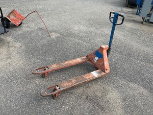 lot 72 image: Hydraulic hand pallet truck