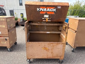 lot 29 image: Knaack gang box  job site storage L 49 x H 55 x D 30  (height with lid open 86)