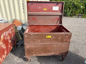 lot 99 image: Brown Job Site storage box  chest L 48 x H 40 x D 30