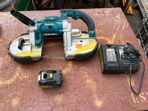 lot 135 image: Makita Cordless 18V Portable Band Saw, DC18RC Lithium Optimum charger, 6.0AH Battery