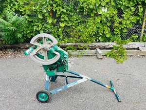 lot 9 image: Greenlee Mechanical bender, 1818
