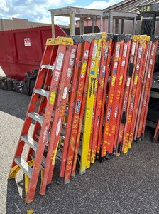 lot 123 image: (2) Werner 8 stepladders