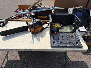 lot 148 image: Poulan Pro Chainsaw with case & extra 18 chain.