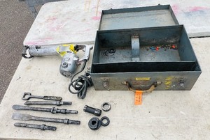 lot 177 image: Black & Decker Heavy Duty Electric Hammer, powers up & comes with bits