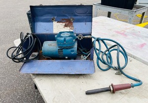 lot 221 image: PVC Portable Welding Machine