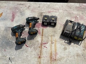 lot 188 image: (2) Makita impact drivers XDT04 with (2) 18V batteries & a DC18RC charger