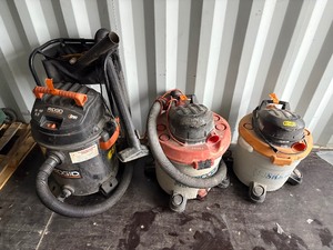 lot 242 image: (3) Ridgid 4 gal wetdry vacuums