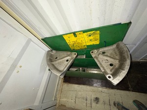 lot 49 image: Pipe bender parts in box