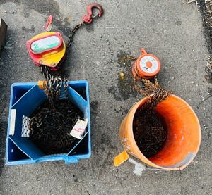lot 257 image: (2) Chain hoists Borson CM Series 622 Little Mule LMHA