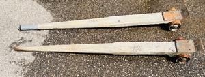lot 271 image: (2) Nutting Freight Pry Bars