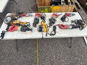 lot 261 image: Corded Power Tools DeWalt, Bosch, Milwaukee, B&D- Angle grinders, Magnum Holeshooter, sawzalls, jig saw, holgun drills