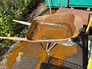 lot 268 image: Industrial Wheelbarrow