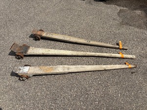 lot 272 image: (3) Nutting Freight Pry Bars