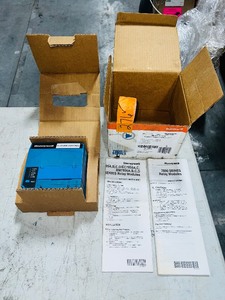 lot 276 image: Honeywell Microprocessor-based On-off Primary burner control RM7895 A 1014