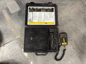 lot 303 image: CPS CC220 compute-a-charge refrigerant scale
